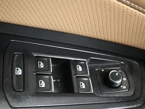 Used 2024 Volkswagen Atlas Cross Sport SE FWD image 27
