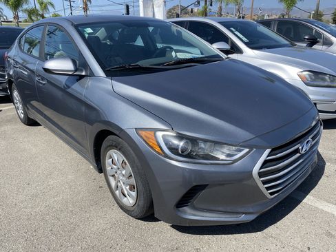 Used 2018 Hyundai Elantra SE FWD image 6