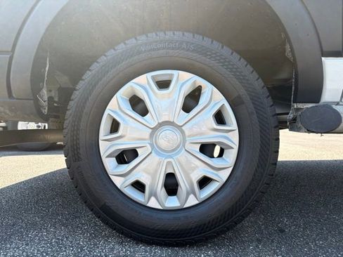 Used 2024 Ford Transit 250 Low Roof w/ Exterior Upgrade Package RWD image 19