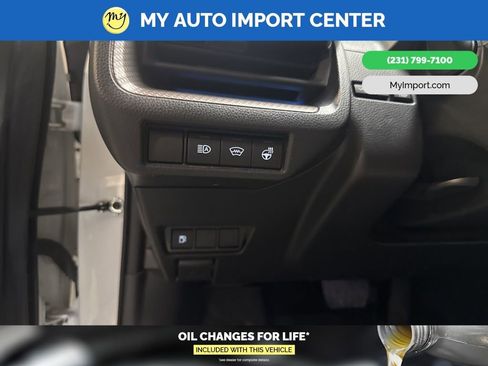 Used 2024 Toyota Prius XLE image 14