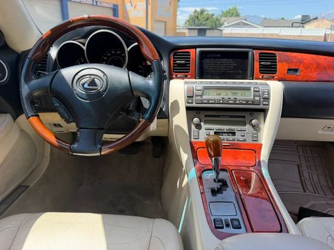 Used 2006 Lexus SC 430 Convertible w/ Preferred Accessory Pkg RWD image 16
