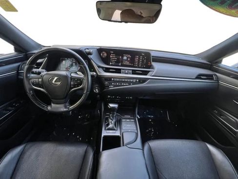 Used 2019 Lexus ES 350 w/ Premium Package image 10