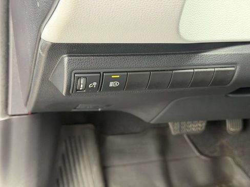 Used 2026 Toyota Corolla SE w/ SE Package FWD image 19