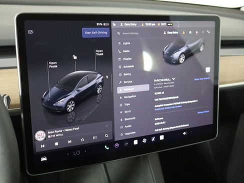 Used 2024 Tesla Model Y Long Range AWD/4WD image 33
