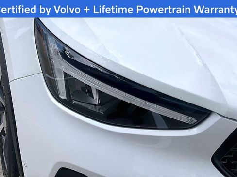 Used 2025 Volvo XC40 B5 Plus AWD/4WD image 39