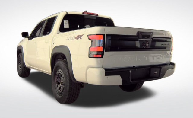 Used 2026 Nissan Frontier PRO-4X AWD/4WD image 2