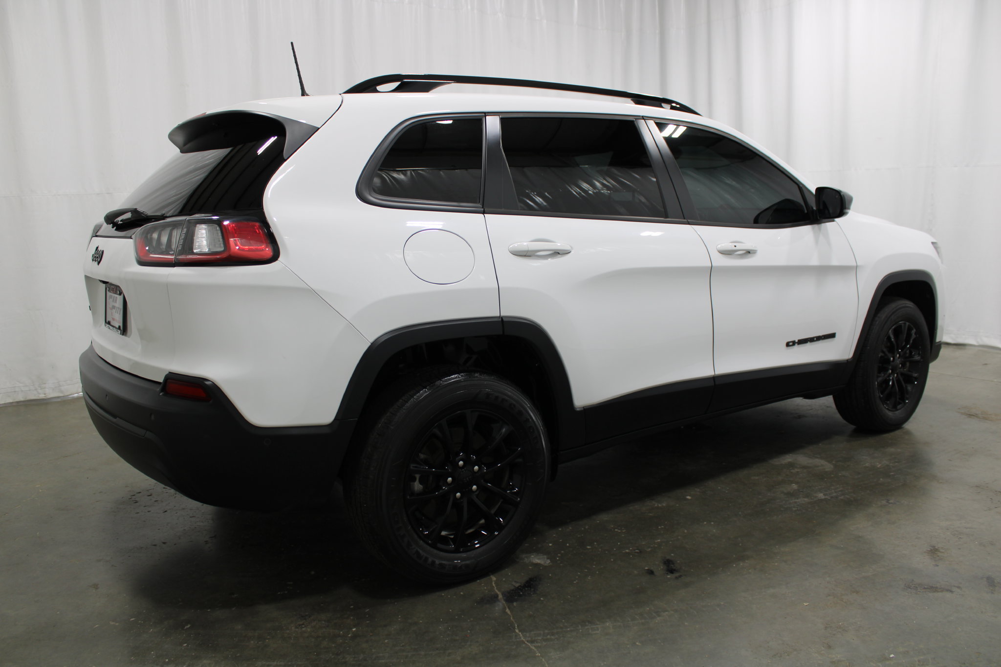 Used 2023 Jeep Cherokee Altitude Lux AWD/4WD image 6