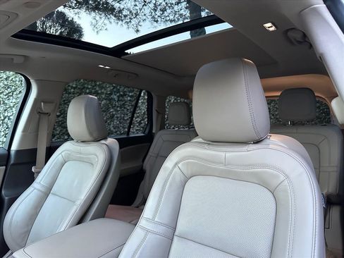 Used 2022 Lincoln Aviator Reserve w/ Elements Package Plus image 11