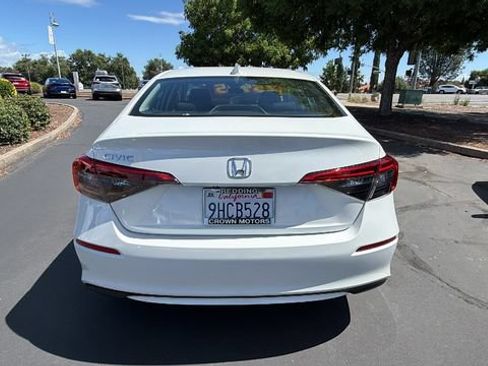 Used 2023 Honda Civic LX image 5