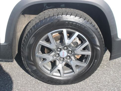 Used 2023 GMC Acadia SLE w/ Driver Convenience Package FWD image 40