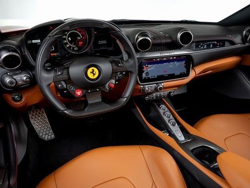 Used 2019 Ferrari Portofino image 5