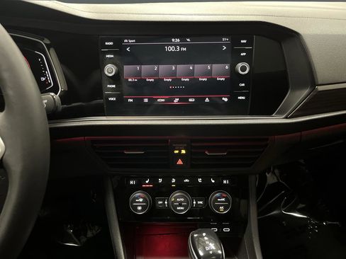 Used 2022 Volkswagen Jetta SEL image 9