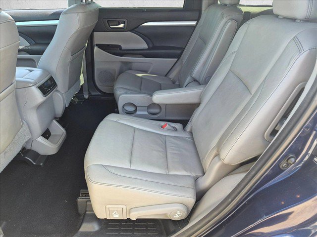 Used 2014 Toyota Highlander XLE AWD/4WD image 25