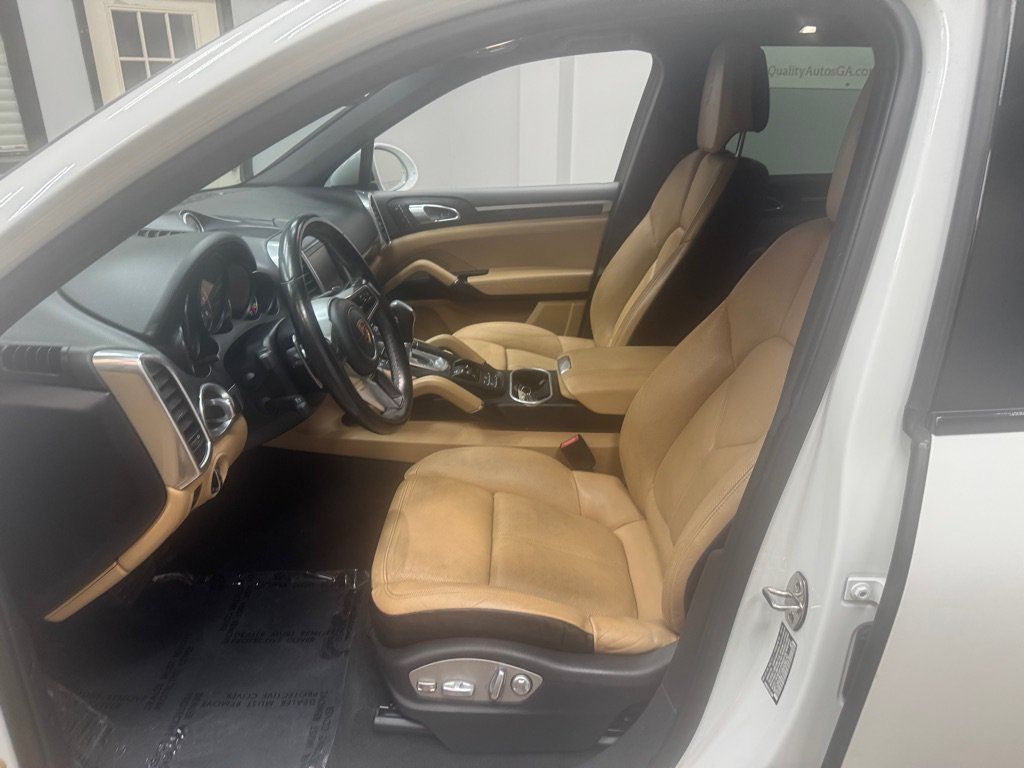 Used 2016 Porsche Cayenne AWD/4WD image 25