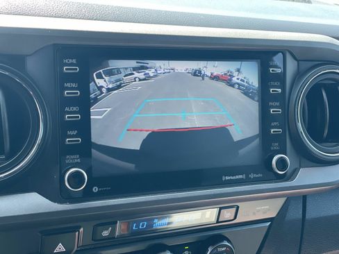 Used 2020 Toyota Tacoma TRD Sport w/ Technology Package RWD image 16