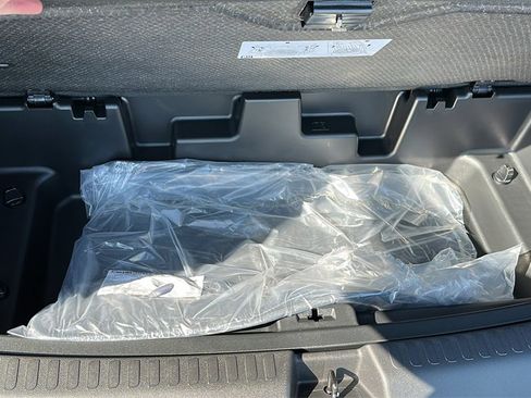 New 2025 Chevrolet Traverse LT w/ LPO, Floor Liner Package image 27