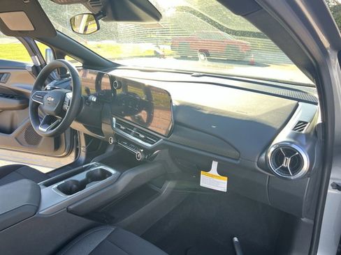 New 2026 Chevrolet Equinox EV LT image 29