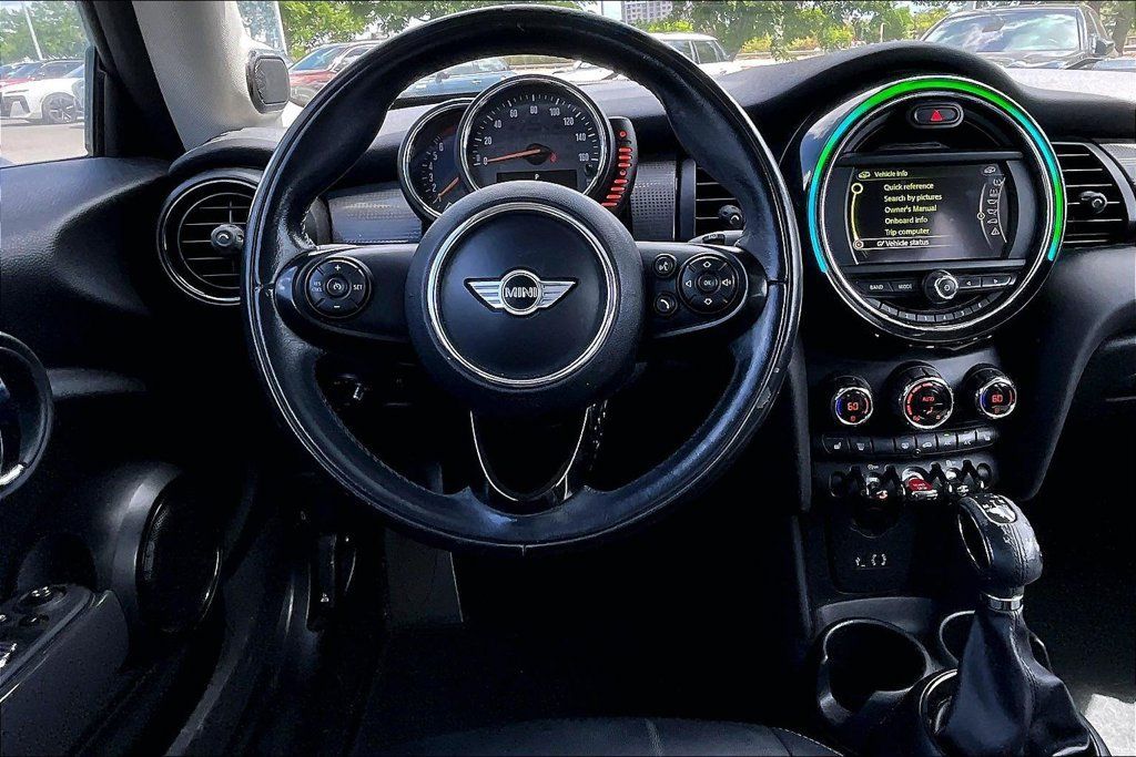 Used 2017 MINI Cooper 2-Door Hardtop FWD image 5