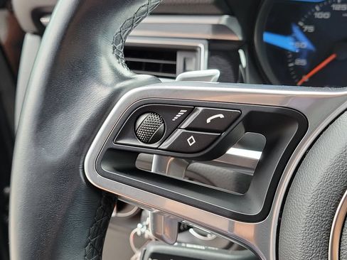Certified 2018 Porsche Macan AWD/4WD image 38