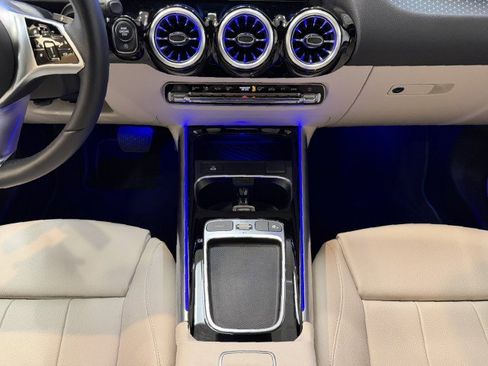 Used 2025 Mercedes-Benz GLA 250 image 12