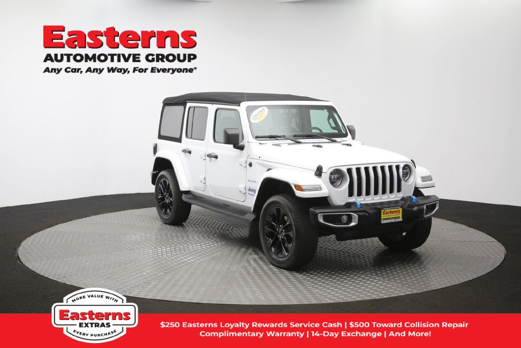 Used 2022 Jeep Wrangler Unlimited Sahara w/ Cold Weather Group AWD/4WD image 52