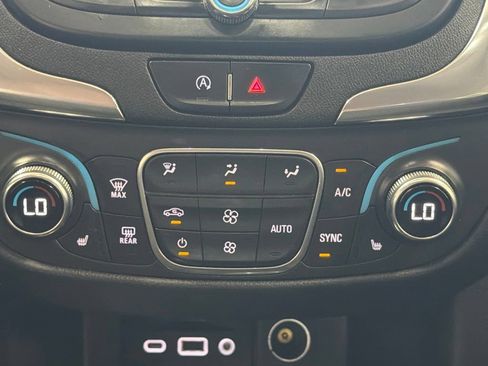 Used 2022 Chevrolet Equinox LT FWD image 17