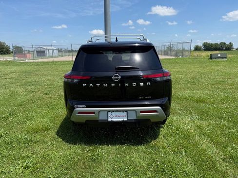 Certified 2025 Nissan Pathfinder SL w/ SL Premium Package AWD/4WD image 6