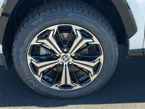 Used 2024 Toyota RAV4 XSE image 9