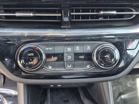 Used 2025 Buick Envista Sport Touring w/ Convenience I Package FWD image 30