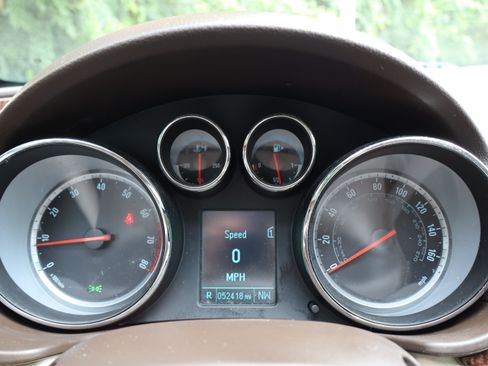 Used 2012 Buick Regal Premium FWD image 32