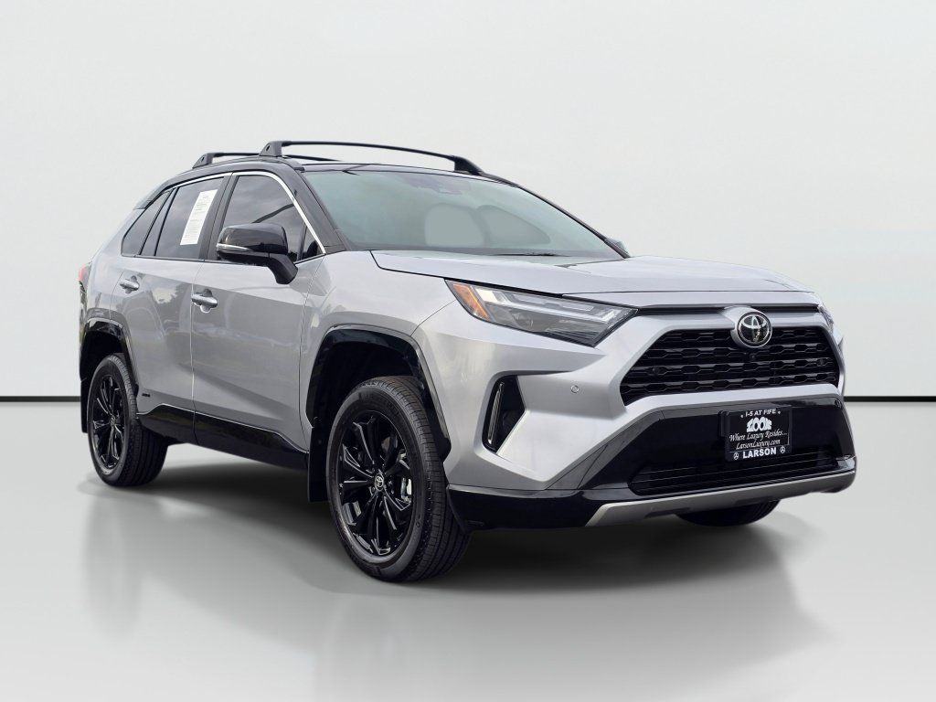 Used 2025 Toyota RAV4 XSE w/ Advanced Technology Package AWD/4WD image 8