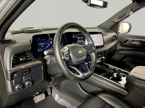 Used 2025 Chevrolet Tahoe LT RWD image 17