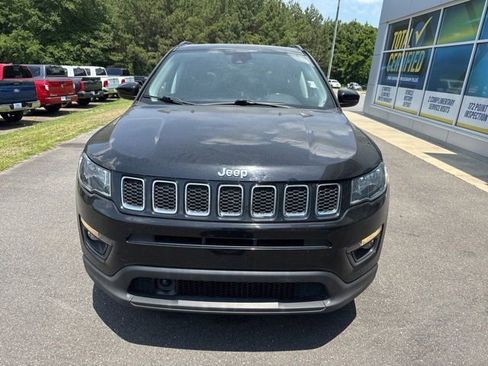 Used 2021 Jeep Compass Latitude w/ Sun and Sound Group AWD/4WD image 2