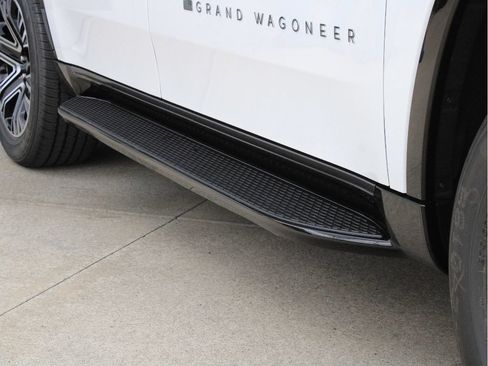 New 2026 Jeep Grand Wagoneer 4WD w/ Premium Group I image 36