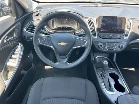 Used 2019 Chevrolet Malibu LT FWD image 10