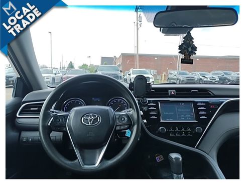 Used 2018 Toyota Camry LE image 15