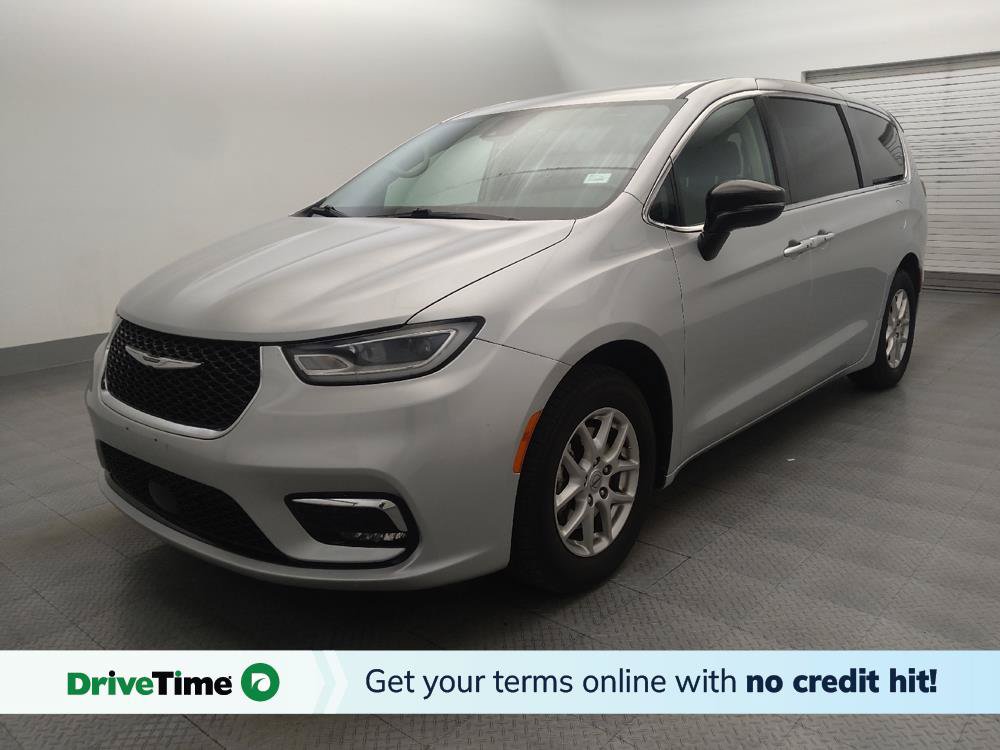 Used 2024 Chrysler Pacifica Touring-L FWD image 1