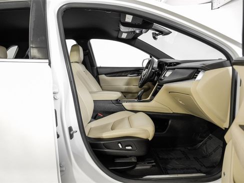 Used 2017 Cadillac XT5 FWD w/ LPO, Wheel Lock Package image 35