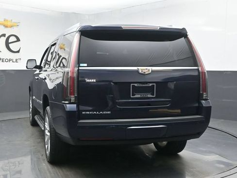 Used 2020 Cadillac Escalade Luxury AWD/4WD image 36