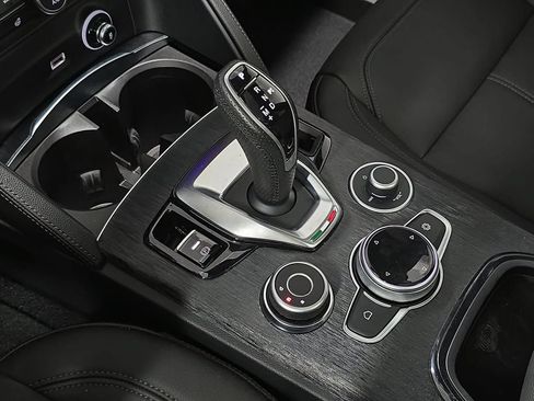 Used 2024 Alfa Romeo Stelvio Sprint RWD image 20