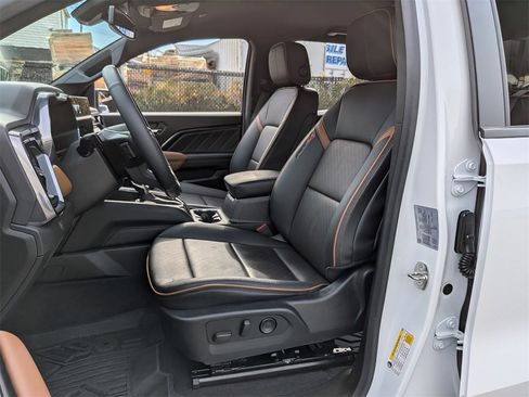 Used 2023 GMC Canyon AT4 w/ AT4 Premium Package image 21