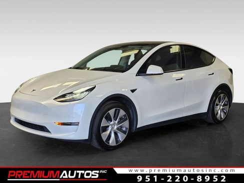 Used 2022 Tesla Model Y Long Range AWD/4WD image 1