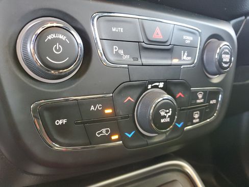 Used 2021 Jeep Compass Latitude w/ Sun and Sound Group FWD image 26