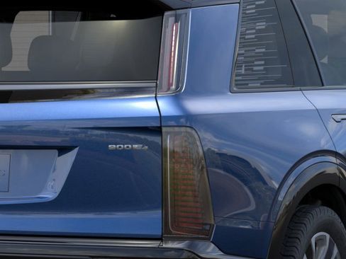 New 2026 Cadillac Vistiq Sport w/ LPO, Floor Liner Package image 43