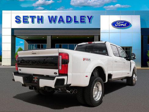 Certified 2026 Ford F450 Platinum w/ FX4 Off-Road Package AWD/4WD image 8