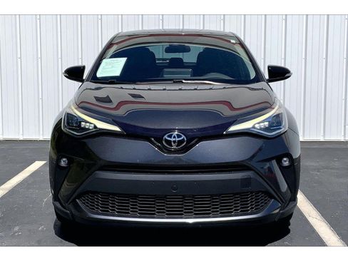 Used 2022 Toyota C-HR Limited FWD image 3