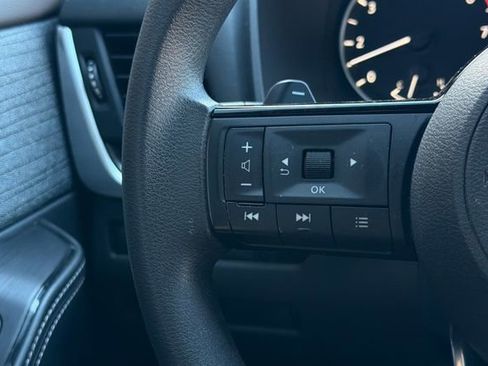 Used 2023 Nissan Rogue SV FWD image 27