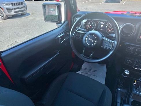 Used 2022 Jeep Gladiator Sport image 32