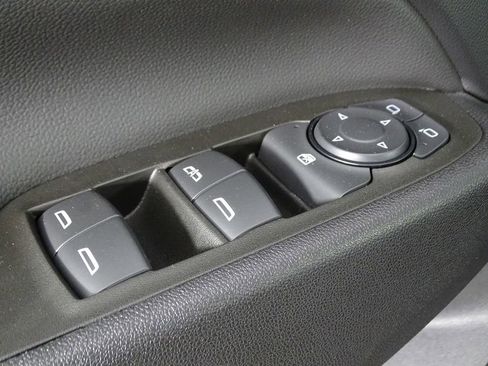 Used 2022 Chevrolet Equinox LT image 16