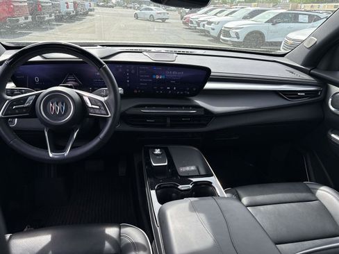 Used 2025 Buick Enclave Avenir w/ Super Cruise Package image 9